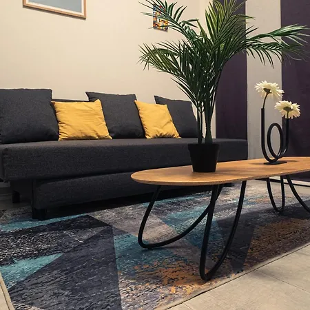 Near Center Design In Borgo Panigale *